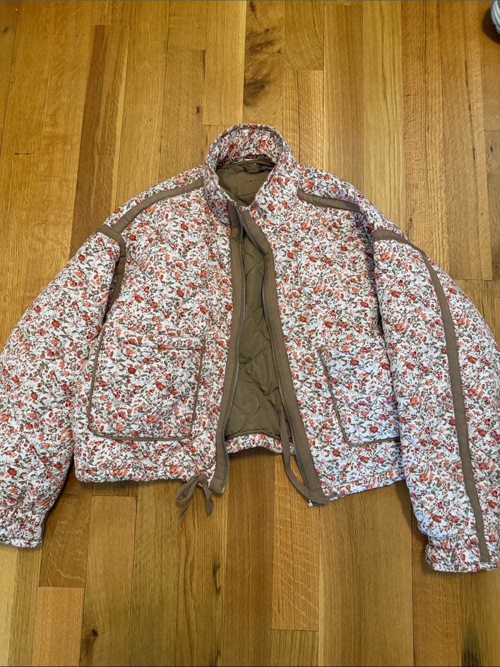 Floral Quilted Puffer Jacket in White and pink